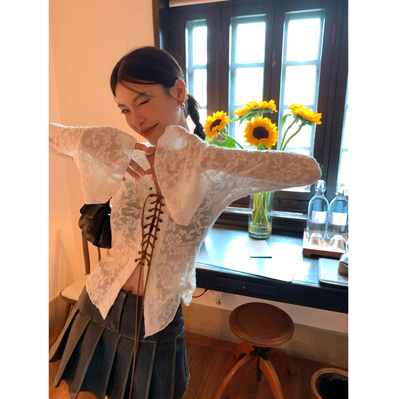 DULA好好家 抽繩系帶蕾絲襯衫女2024秋季新款喇叭袖辣妹打底上衣