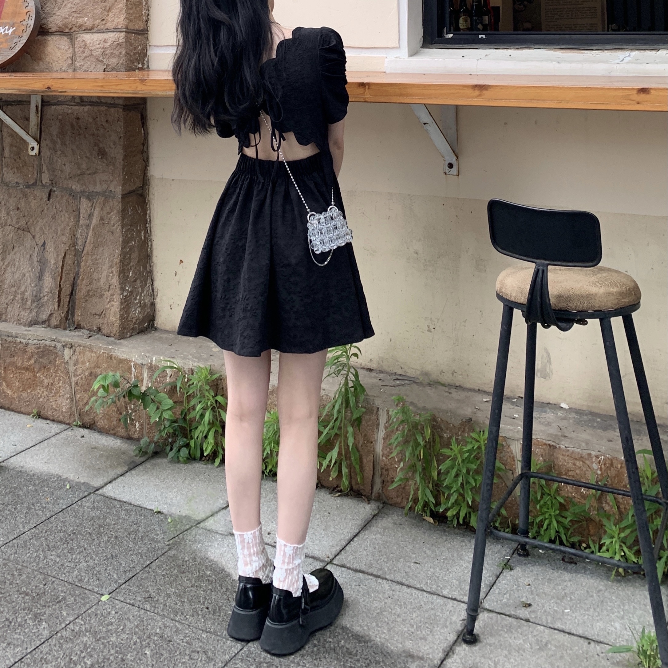 絕絕子小性感仙女裙夏季新款法式復古壓褶提花泡泡袖露背連衣裙女