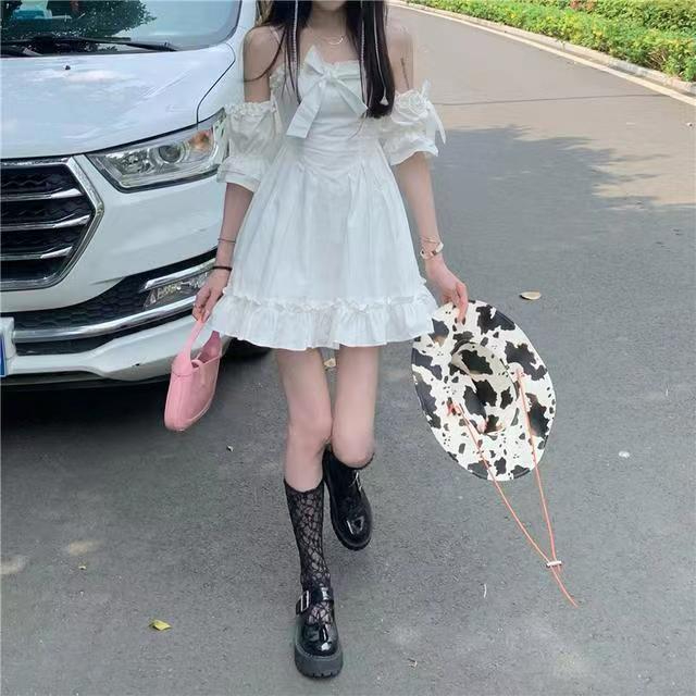 韓版ins法式甜美吊帶連衣裙女高腰顯瘦溫柔蝴蝶結露肩荷葉邊裙潮