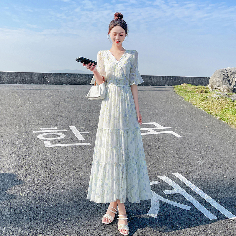連衣裙女2024夏季新款英倫風中長款短袖V領雪紡碎花荷葉袖大擺長