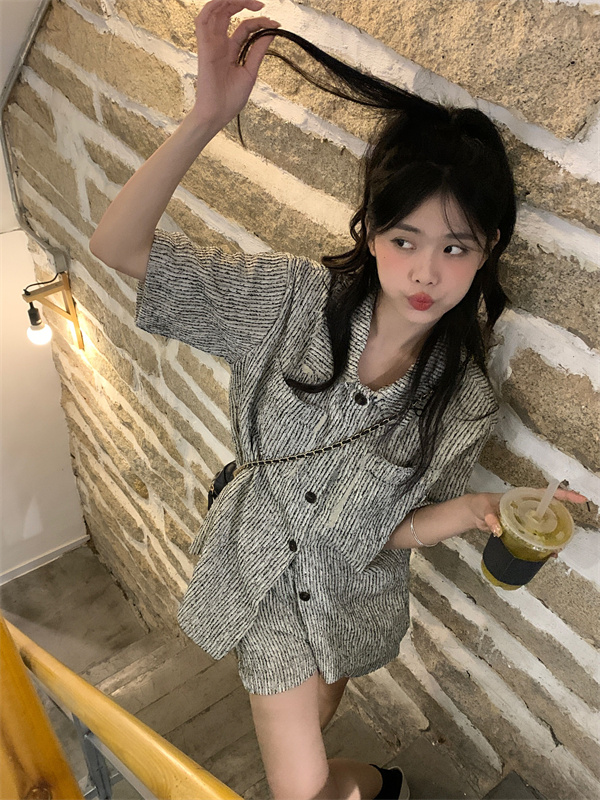 Real shot of Oreo sweet girl high street style small fragrance suit loose short-sleeved jacket + shorts two-piece set