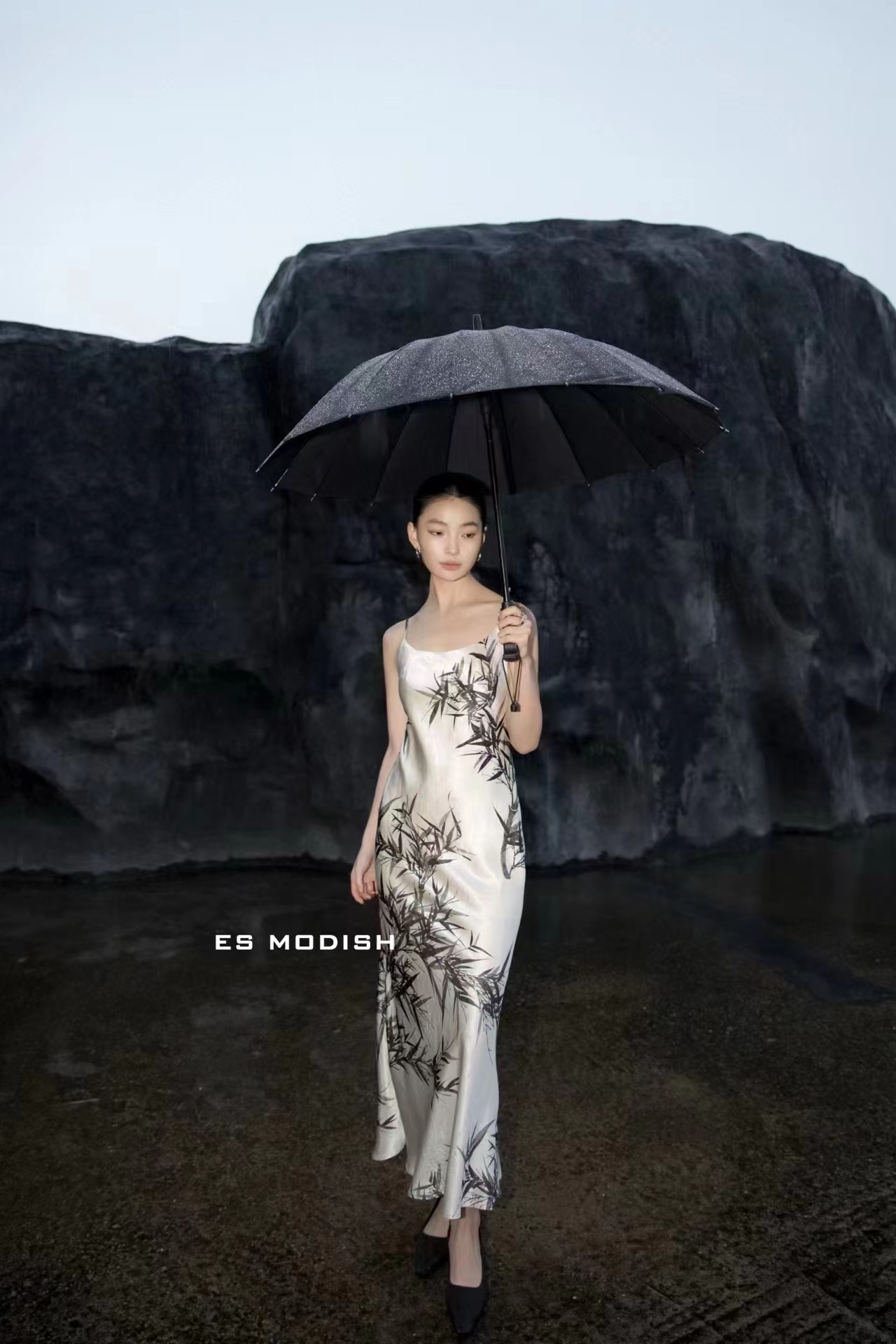 2024春季復古印花性感吊帶連衣裙女高級感顯瘦氣質醋酸A字長裙