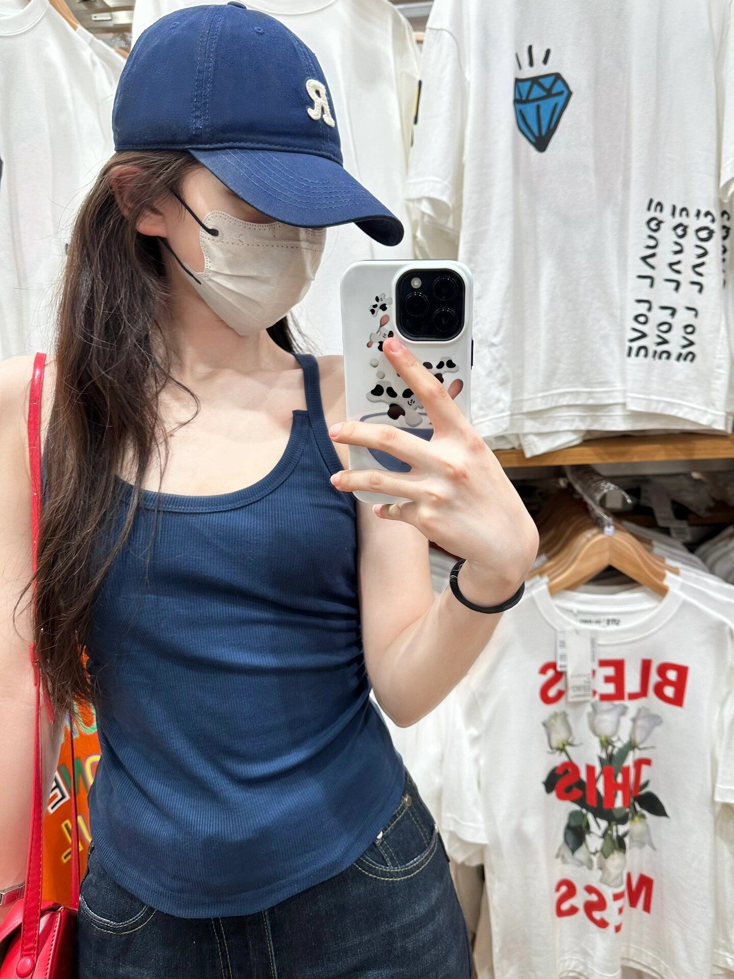 New style small camisole with chest pad for women in spring, autumn and winter with velvet bottoming shirt design top