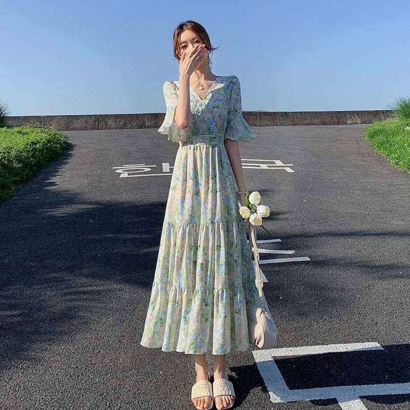 碎花連衣裙女2024夏季新款法式復古長裙英倫風顯瘦長款雪紡a字裙