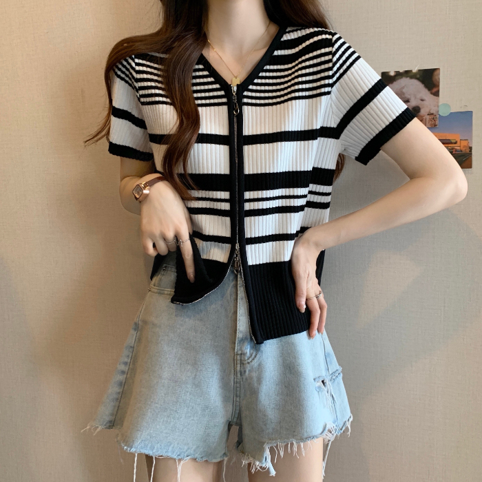 別致條紋V領短袖T恤女夏季時尚減齡顯瘦洋氣***拉鏈冰絲針織上衣