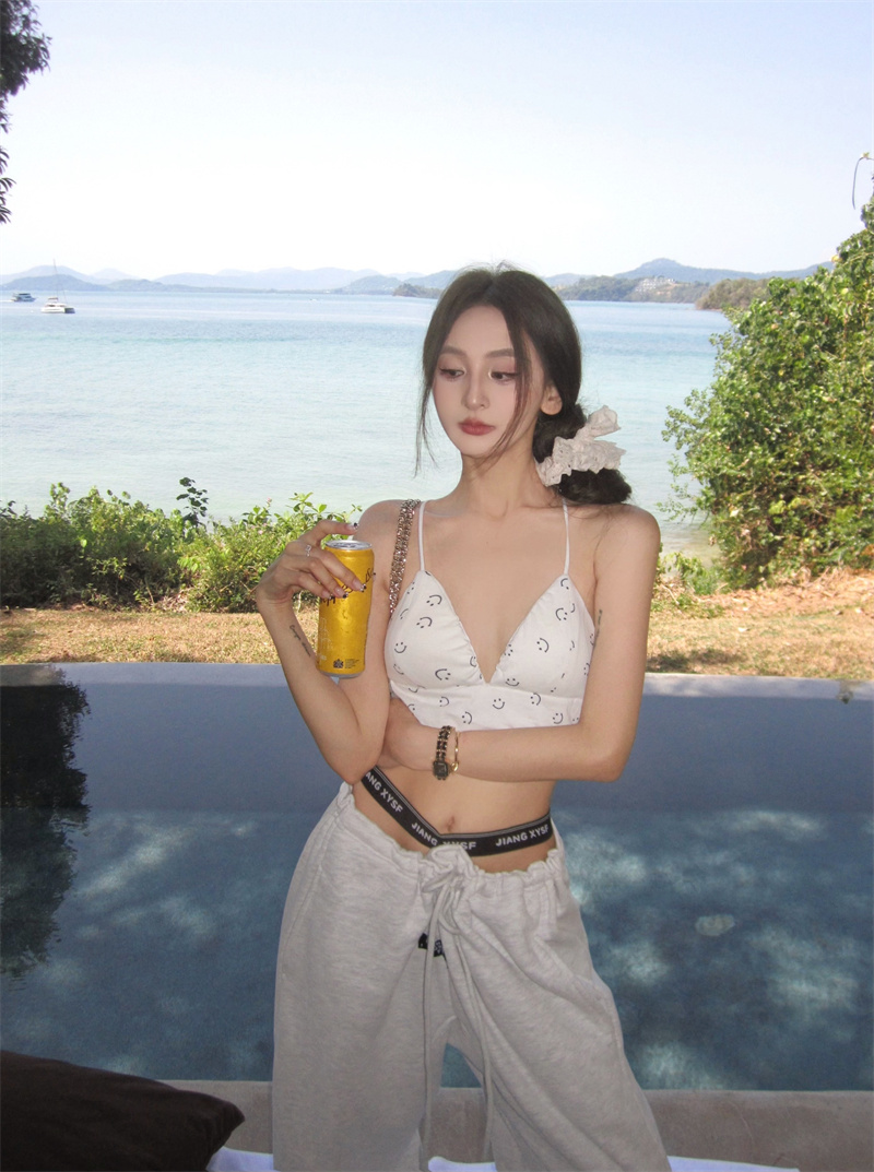 實拍  設計感小眾性感辣妹笑臉帶胸墊吊帶背心