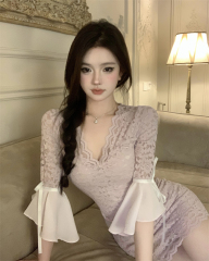 Real shot of sexy V-neck figure-showing hollow crocheted lace lace-up trumpet sleeve dress with hip-covering skirt