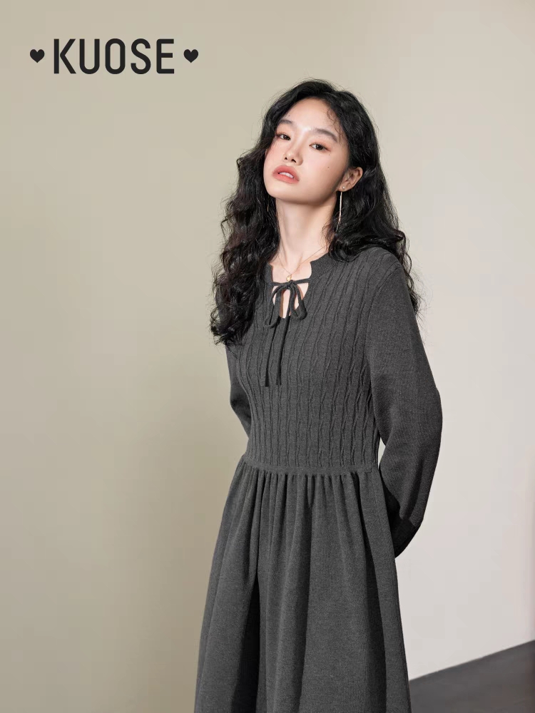 HiHi法式重工針織連衣裙女秋冬季新款短款毛衣裙修身內搭裙子