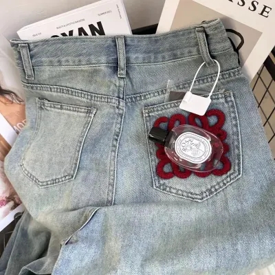 歐貨2024春款刺繡哈妮牛仔褲女顯瘦高腰寬鬆窄版闊腿直筒褲淺色