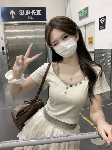 Actual shot of spring and summer Korean style slim-fit contrasting fake two-piece irregular button design pure cotton short-sleeved T-shirt tops