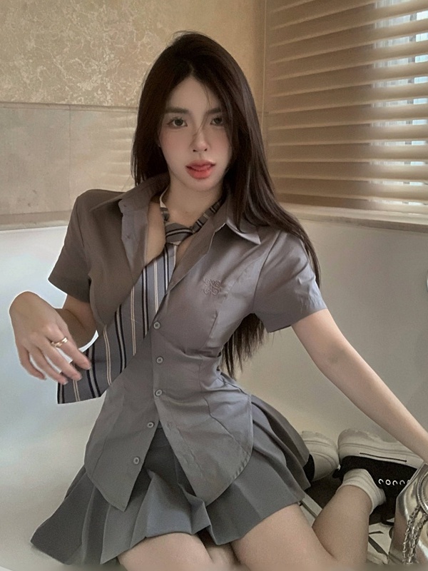 實拍辣妹純欲翻領系扣修身顯瘦收腰帶領襯衫+假兩件百褶短裙