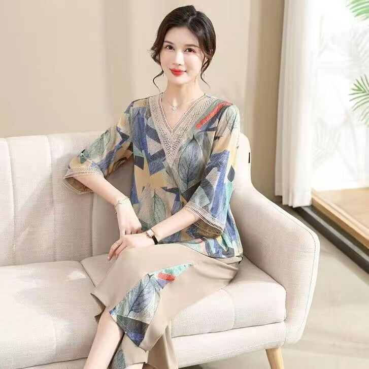 網紅媽媽裝套裝時尚氣質顯瘦小衫女中老年遮肉短袖t恤兩件套