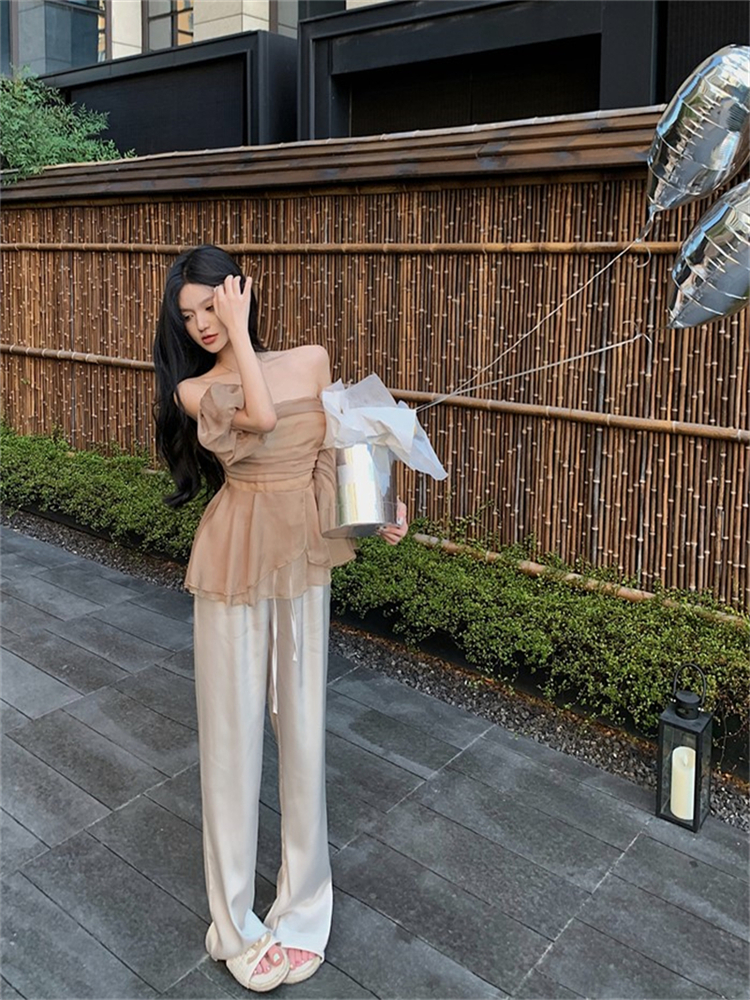 Actual shot of smoked milk coffee puff-sleeved tube top + imitation acetate wide-leg pants two-piece suit