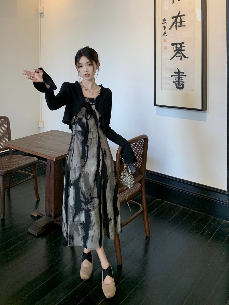 春裝2024新款水墨復古國風吊帶連衣裙女裝小眾新中式中長A字裙子