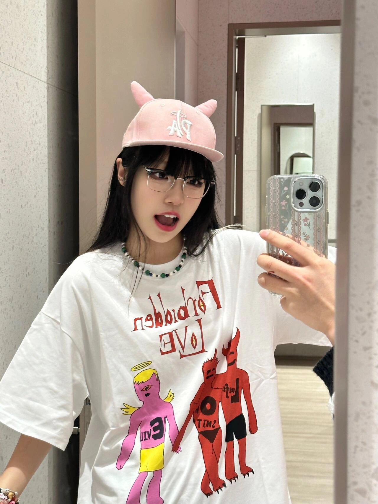 美式高街白色短袖t恤女夏季新款樂隊塗鴉印花重磅純棉寬鬆上衣潮