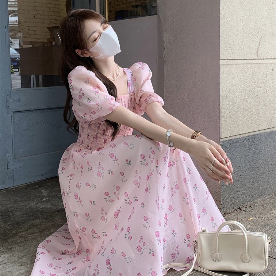 法式泡泡袖碎花連衣裙女2024夏季新款英倫風收腰顯瘦遮肉中長款裙