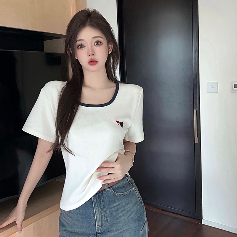 Real shot of original quality plus size slimming square collar embroidered short-sleeved T-shirt for women with slightly fat MM