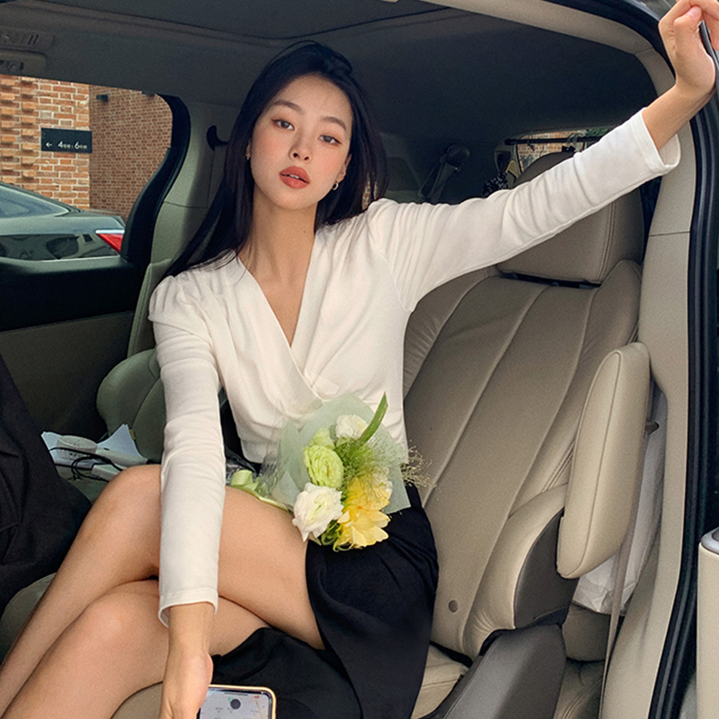 V領打底衫女春秋季新款洋氣收腰設計感長袖t恤內搭上衣