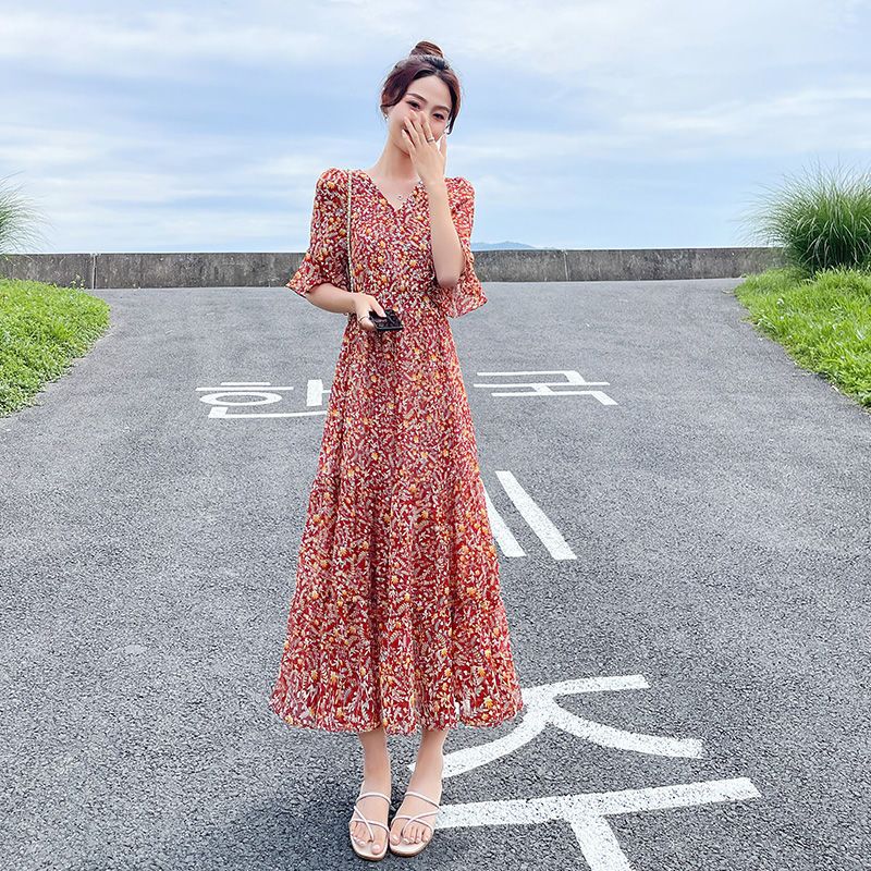 紅色碎花連衣裙女2024新款夏季雪紡長款顯瘦英倫風過膝a字蛋糕裙