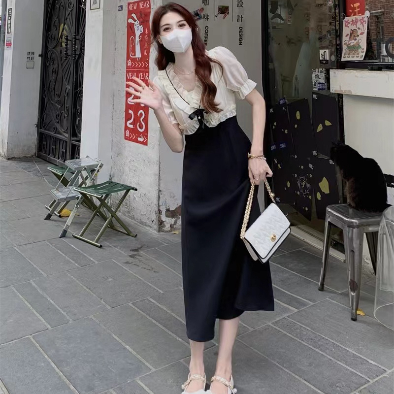 設計感假兩件連衣裙2024新款v領泡泡袖木耳邊高腰純色大擺裙子