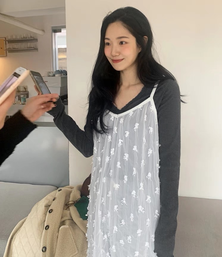 Korea Dongdongdaemun 2024 new style personalized layered fashion versatile mesh V-neck loose suspender dress