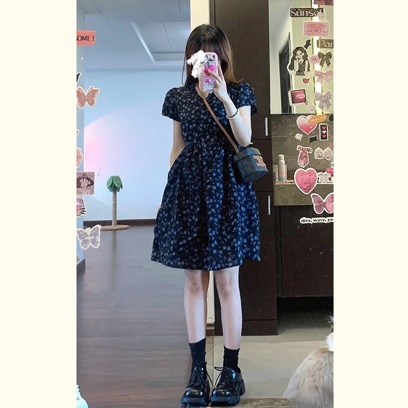 French high-end small puff-sleeved floral dress for women during summer tea break, age-reducing temperament, waist-slimming skirt