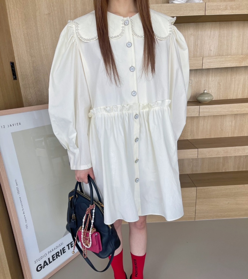 韓國ins時尚釘珠娃娃領泡泡袖木耳收褶減齡少女感純色連衣裙