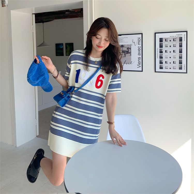 Dress Thin Ice Silk Striped Short Sleeve Small Summer 2024 New Design Knitted Slim Skirt Women