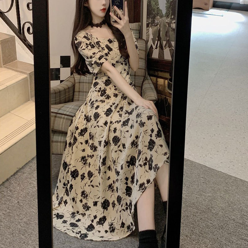 Floral square collar slim, fashionable and fresh 2024 brown chiffon short-sleeved mid-length dress summer new style