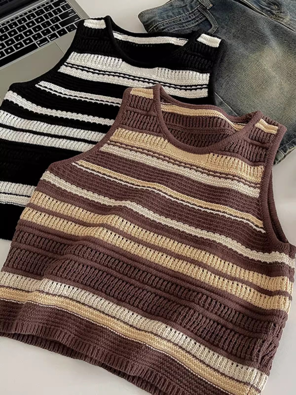 Fashionable and personalized contrasting striped knitted vest 2024 spring new Korean style women's pullover sleeveless white sweater