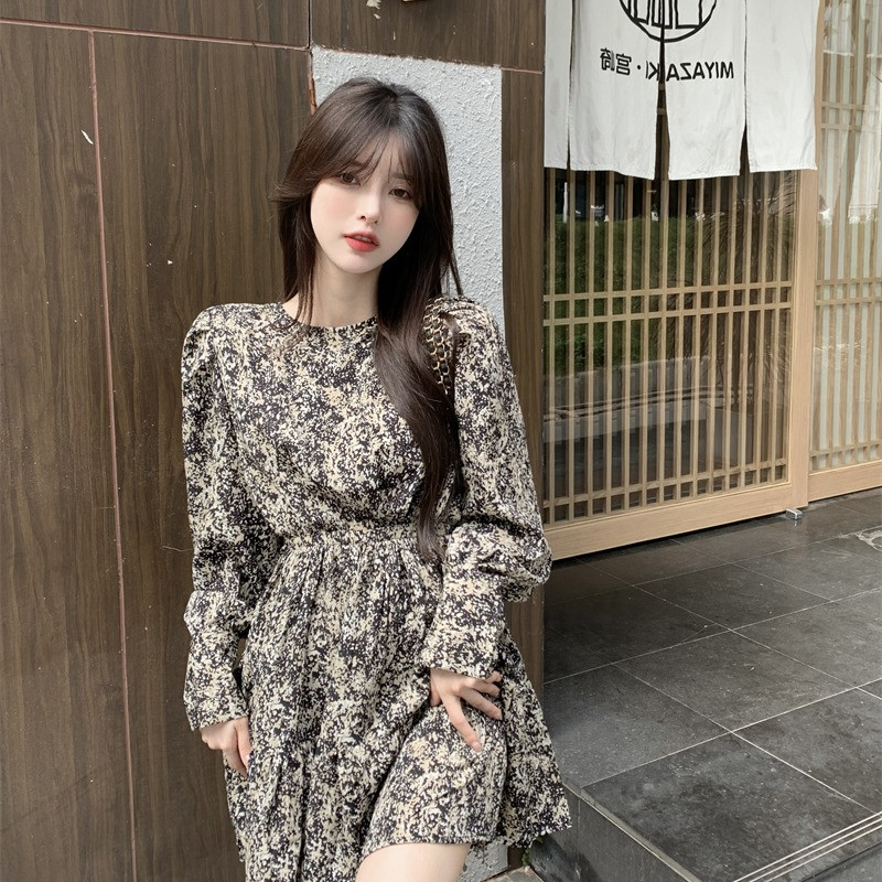法式黑色長袖碎花連衣裙女秋季新款氣質圓領收腰茶歇A字短裙