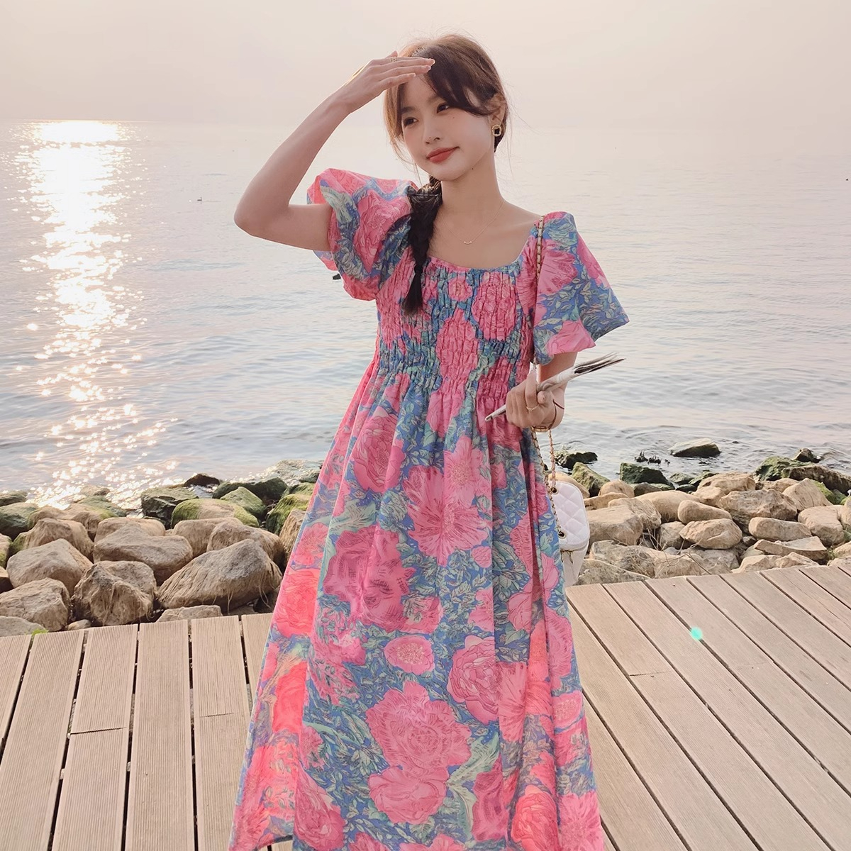 原版做工法式方領印花連衣裙夏季女2024新款收腰顯瘦泡泡袖裙子