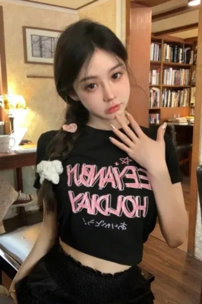 92棉/8氨綸 短袖短款上衣女夏季辣妹黑粉美式高街正肩t恤2024新款