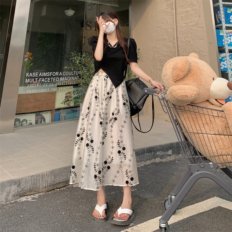 夏季2024新款碎花半身裙女