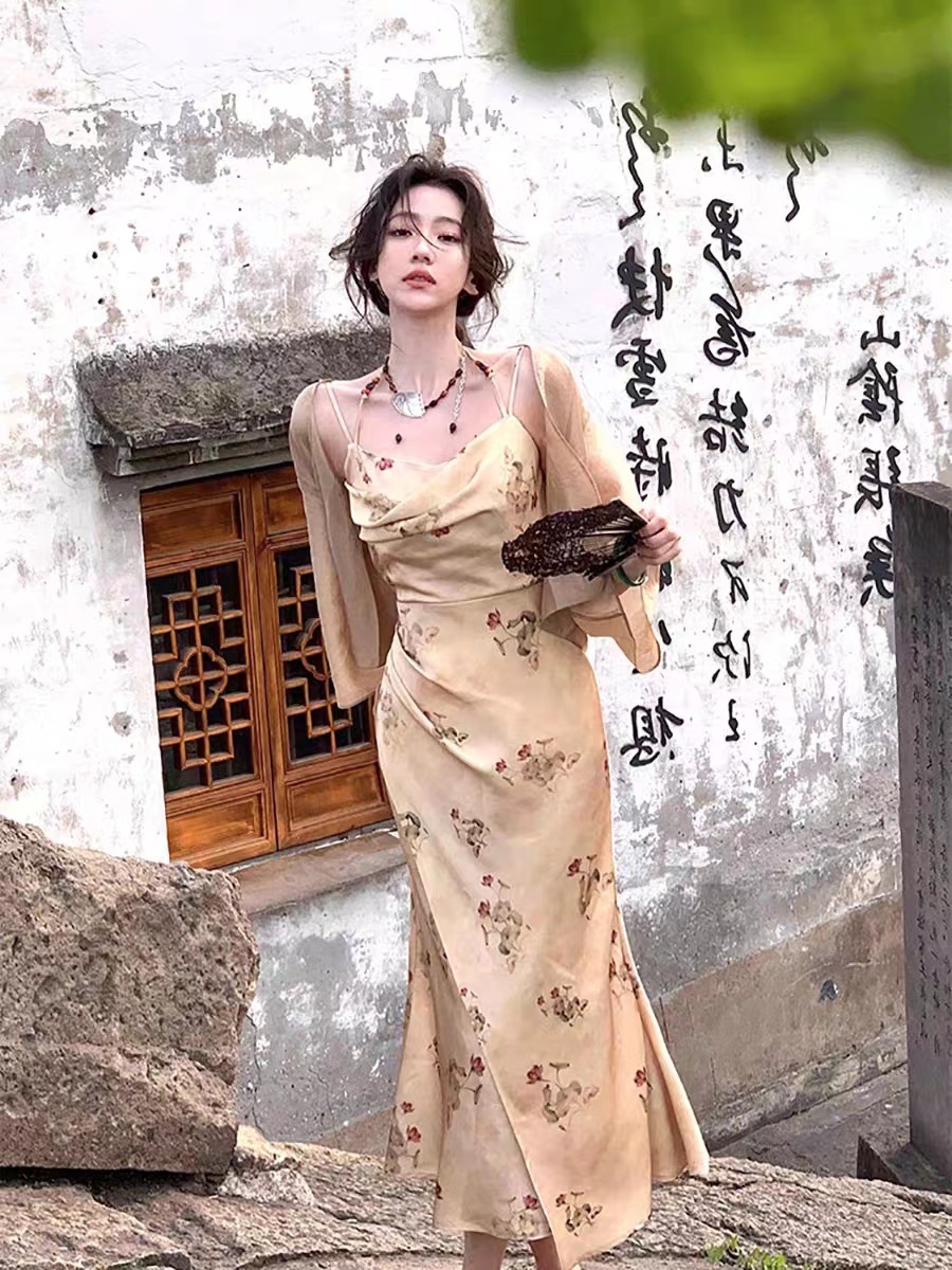 新中式吊帶連衣裙女夏印花復古溫柔風高級感小眾長裙子日常可穿