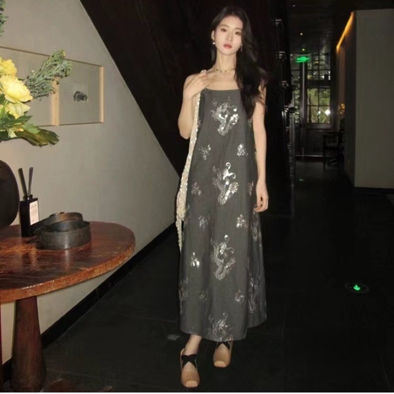 ICELOLLY超好看無袖氣質吊帶連衣裙女春季小眾設計感長裙子小個子