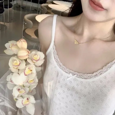 白色蕾絲吊帶背心女內搭短款上衣氛圍感打底衫奶系小吊帶
