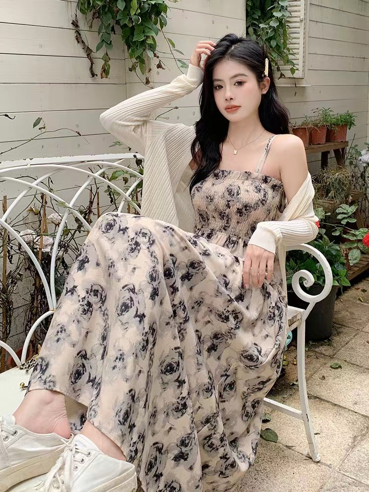 2024季新款高級感夏日小清新減齡碎花裙高腰氣質吊帶碎花桔梗裙