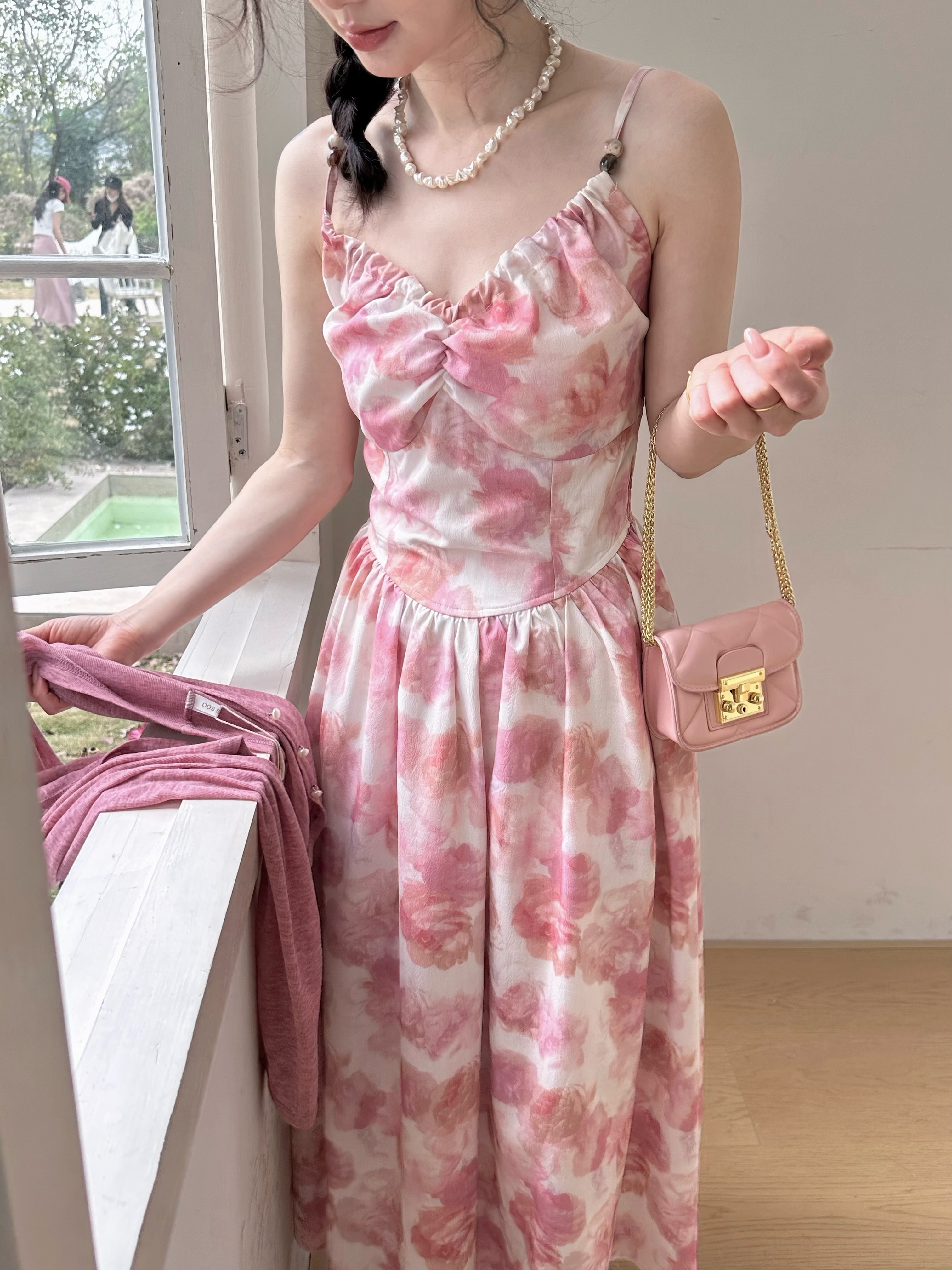 實拍～法式復古油畫碎花掛脖吊帶連衣裙