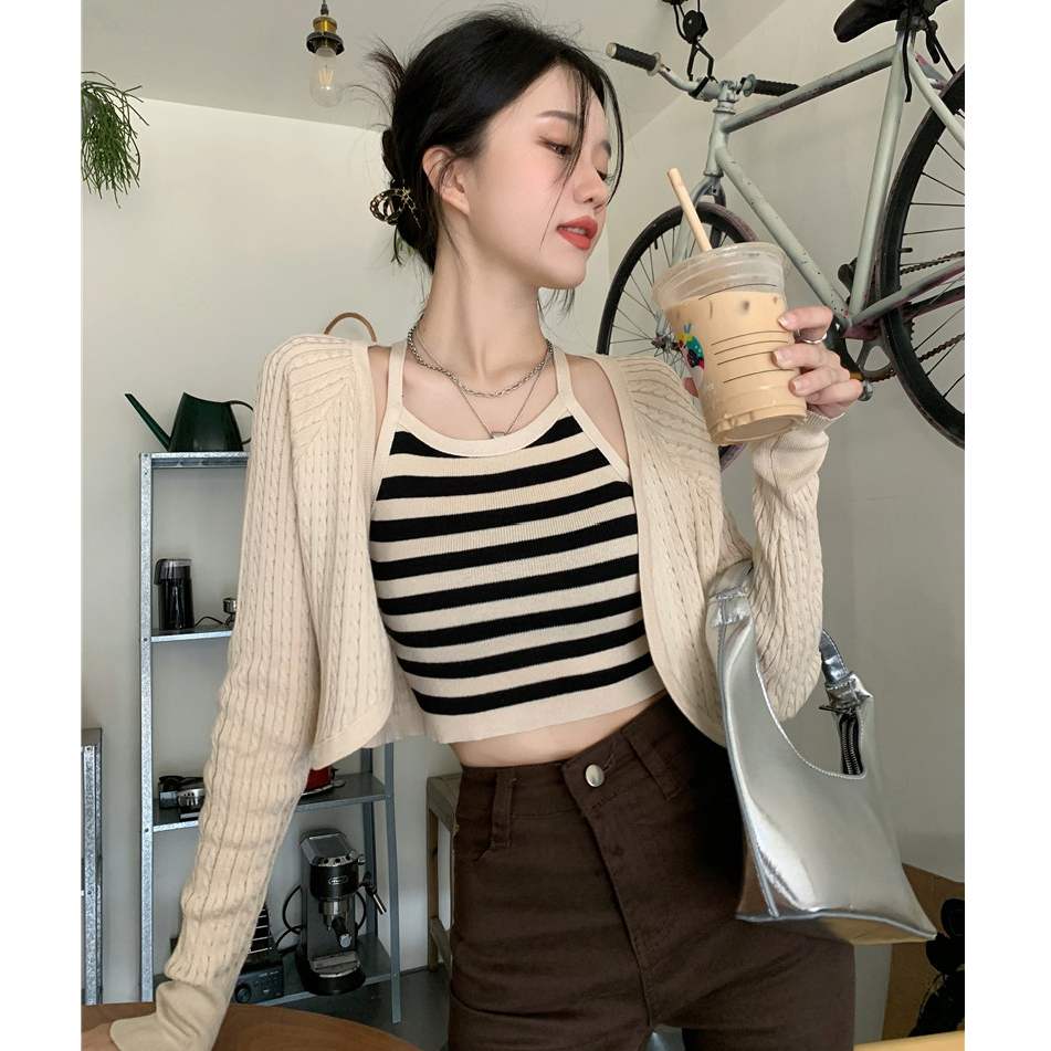 法式甜辣風條紋吊帶背心上衣兩件套女春季短款外穿針織衫開衫外套
