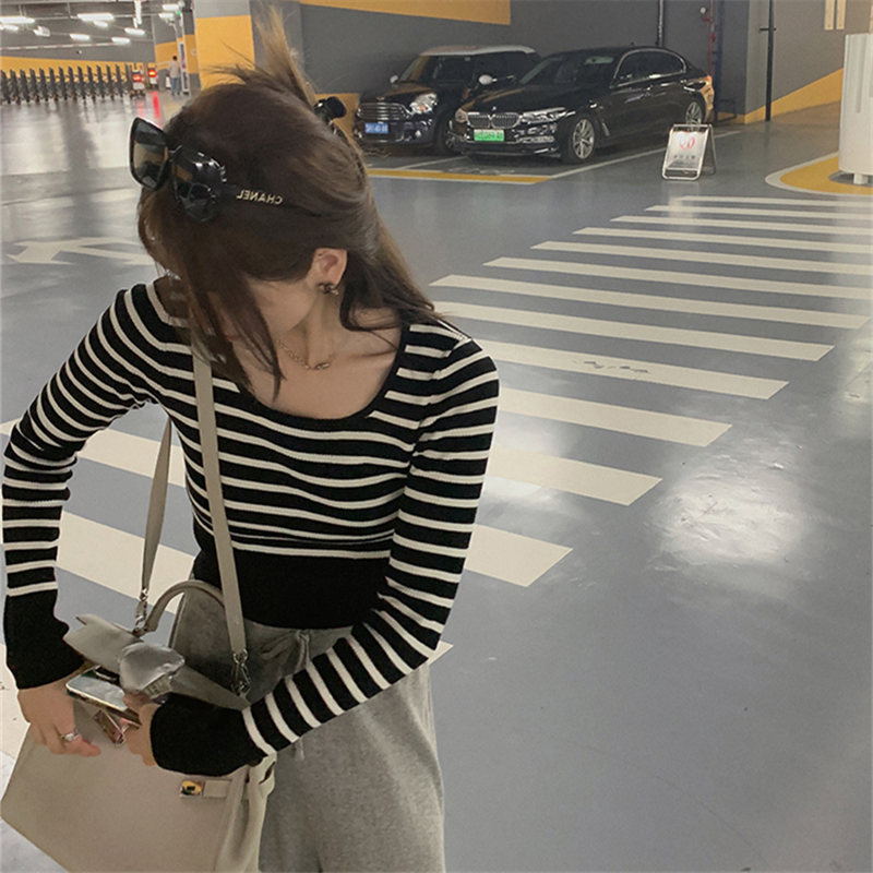 早秋季女裝2024年新款設計感小眾方領條紋毛衣修身顯瘦針織衫上衣