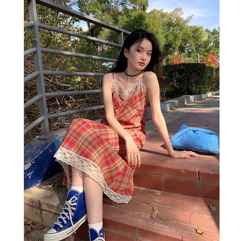 法式復古蕾絲花邊格子吊帶連衣裙新款2024女夏季中長裙氣質裙子潮