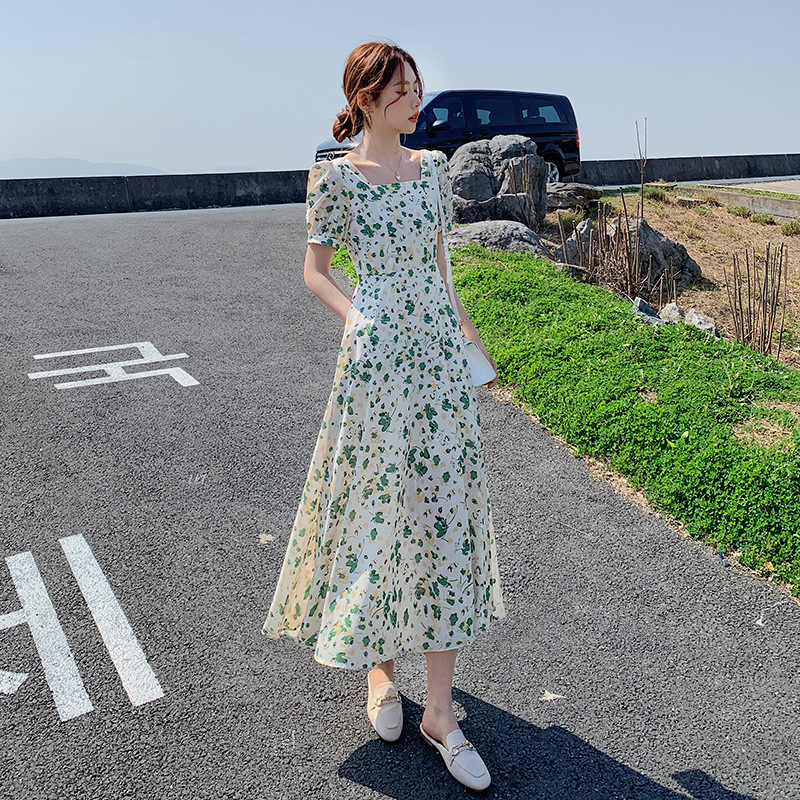 綠色碎花連衣裙女夏2024新款小個子顯瘦中長方領a字雪紡仙女裙子