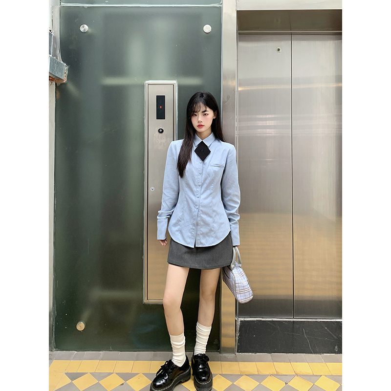 小仙倪子藍色襯衫女新款秋冬法式上衣內搭超好看打底長袖襯衣