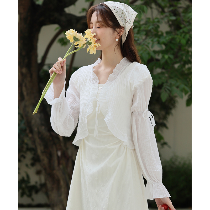 No less than 59 real shots of gentle fungus-edged cardigan with fairy-like sling and small shawl