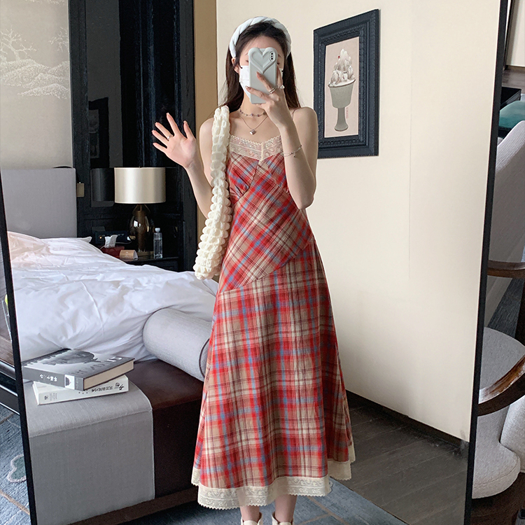 蕾絲花邊撞色格子吊帶連衣裙2024夏季新款裙子女顯瘦中長款A字裙