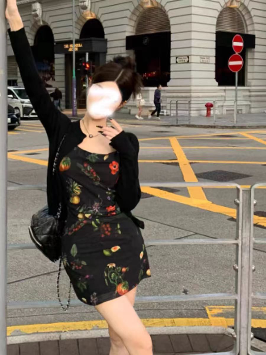 迷迭海瑟薇復古收腰吊帶短裙純欲風氣質高級感顯瘦碎花a字連衣裙