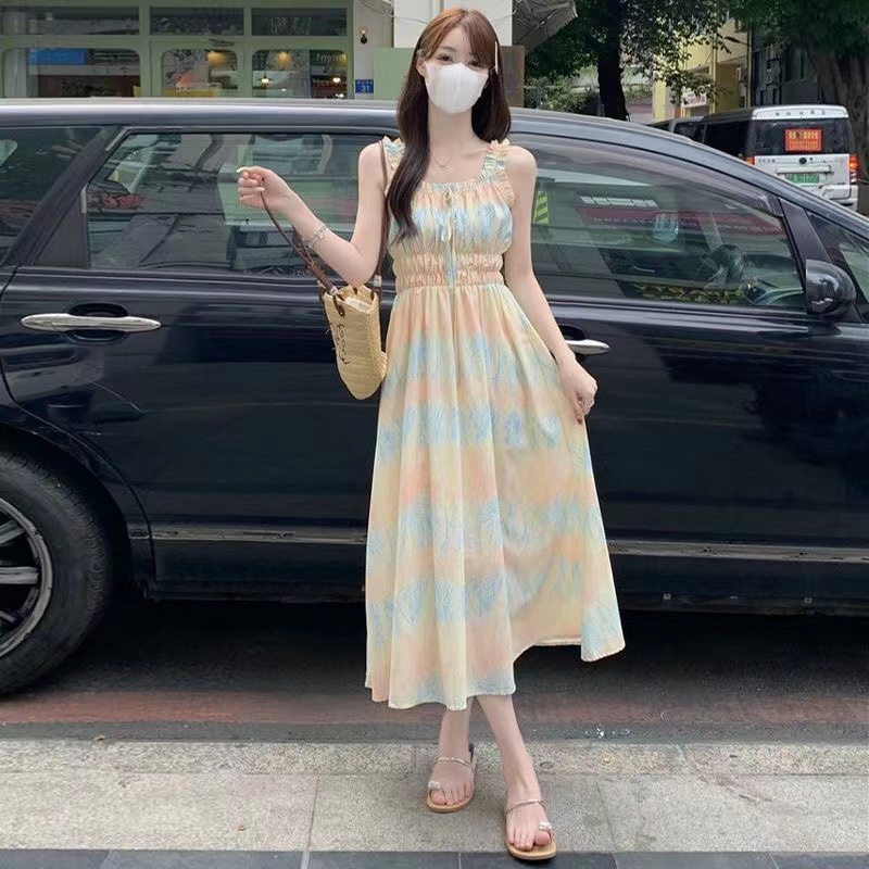 設計感顯瘦碎花吊帶裙2024夏季新款木耳邊初戀甜美連衣裙
