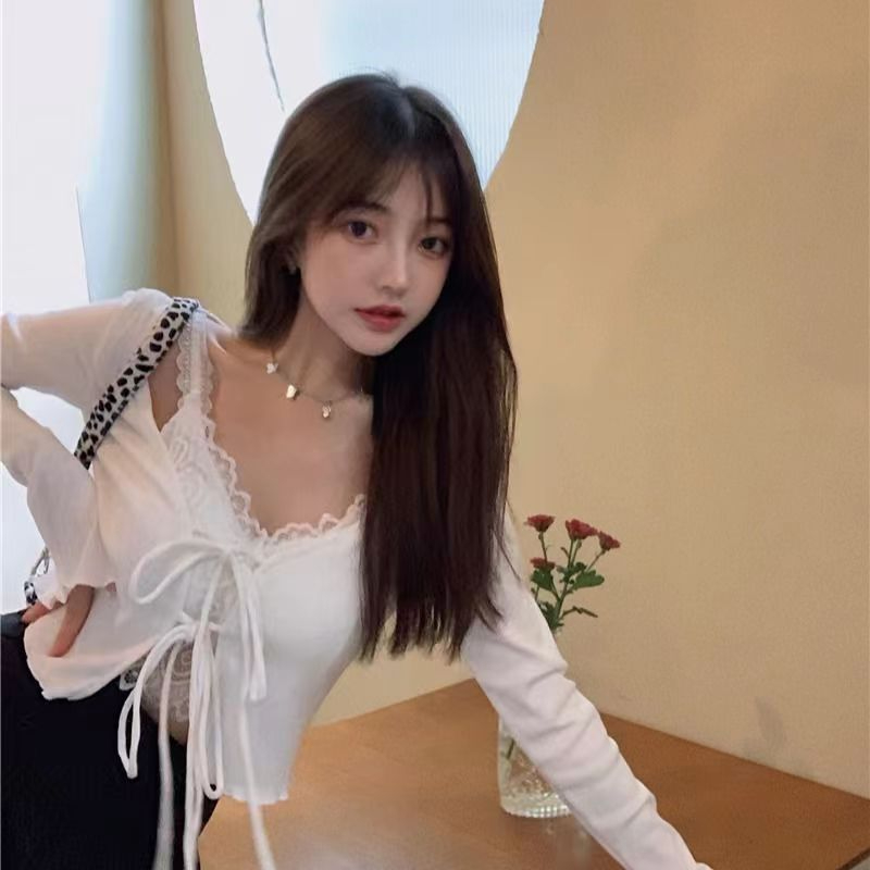 Ice silk short sun protection cardigan for women 2024 new summer strap V-neck fashionable knitted top thin jacket trendy