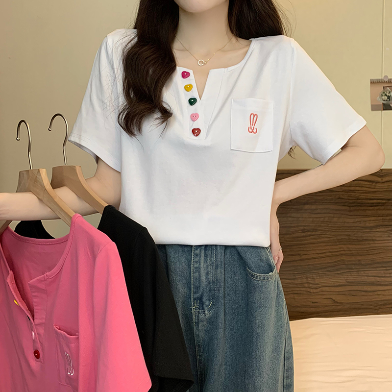 實拍  短袖t恤女夏口袋刺繡花短款圓領上衣大碼女裝